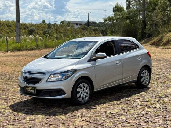CHEVROLET ONIX 1.0 MPFI LT 8V FLEX 4P MANUAL CHEVROLET ONIX 1.0 MPFI LT 8V FLEX 4P MANUAL